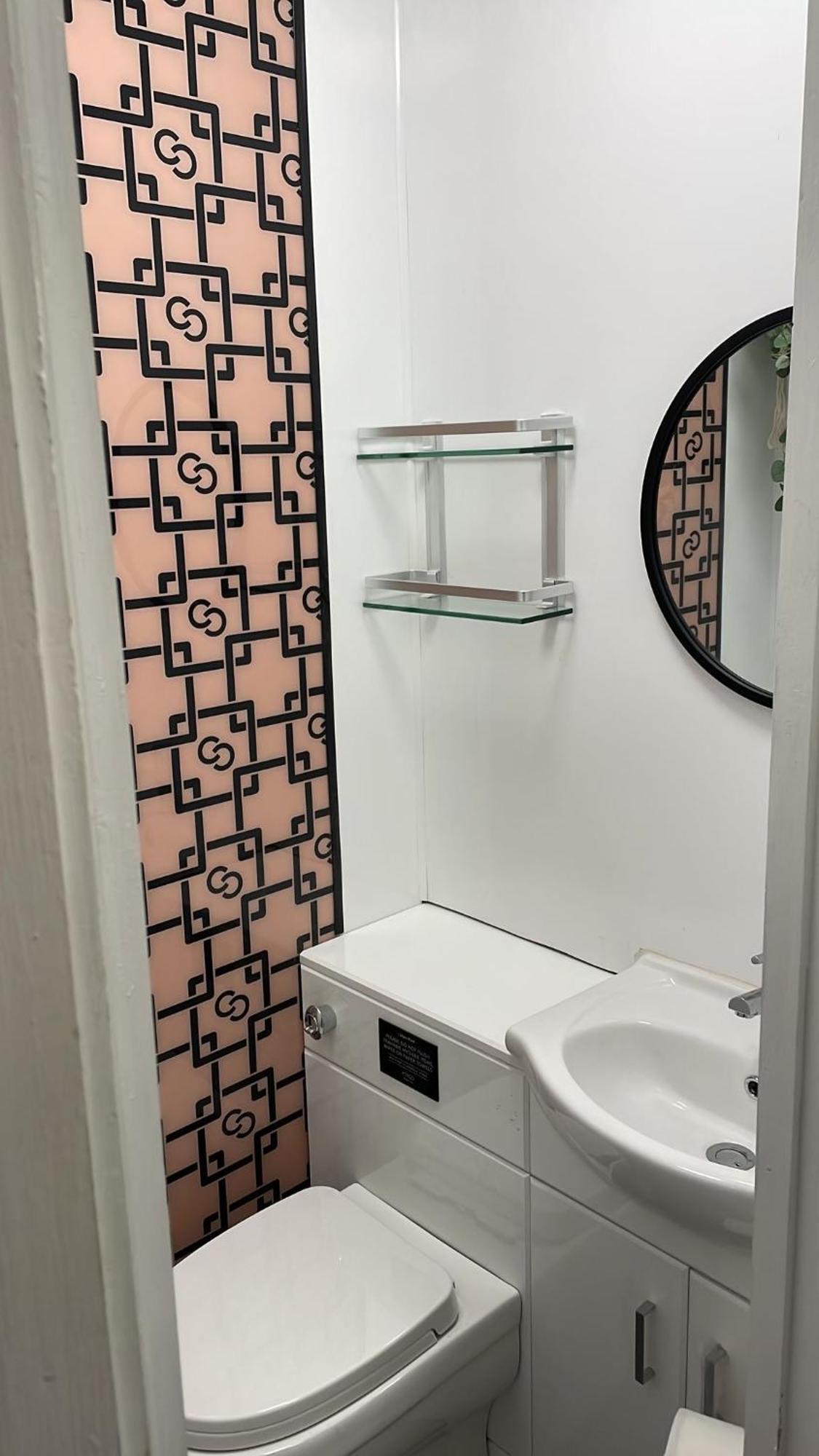 "The Quirky" Seafront Apartment Истбурн Экстерьер фото